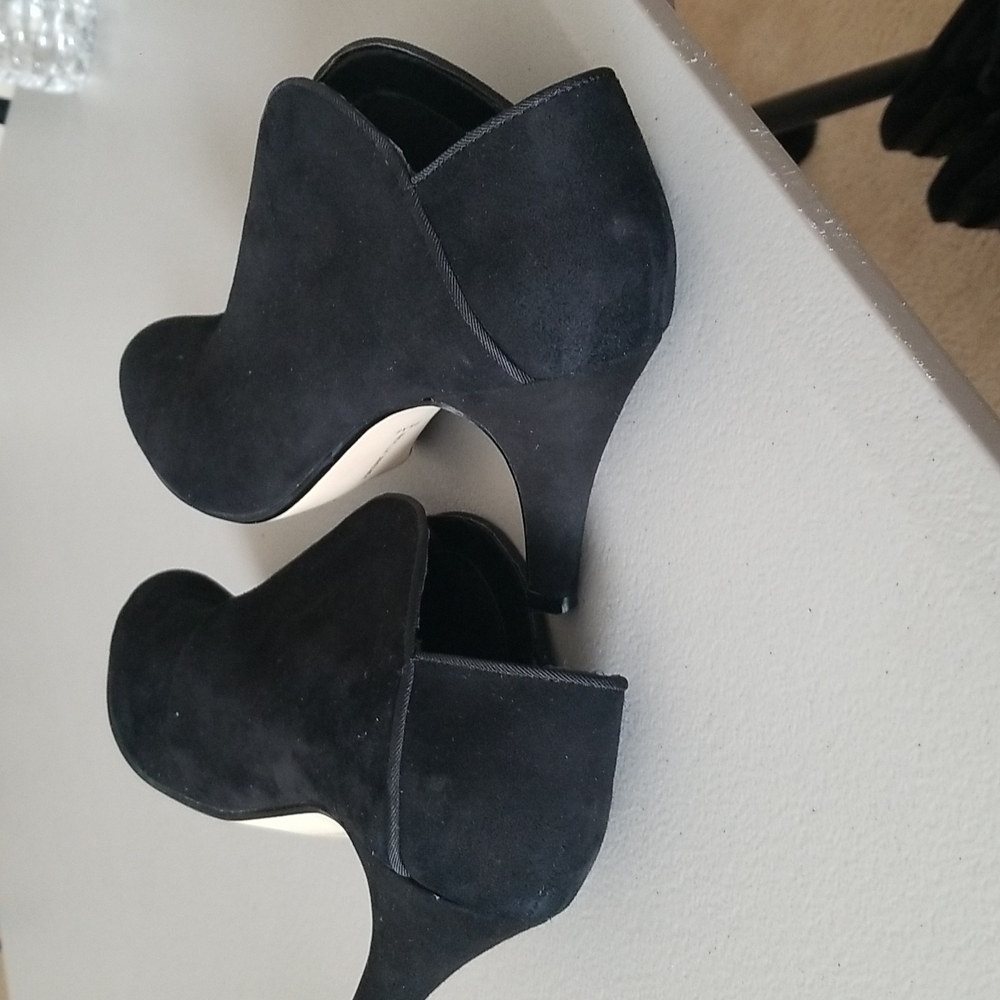 Adrienne Vittadini blk ankle boots. (Clearance) - Picture 3 of 6